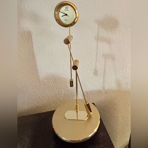 SEIKO Rare 1980s Vintage Gold-Tone Kinetic Pendulum Desk Clock